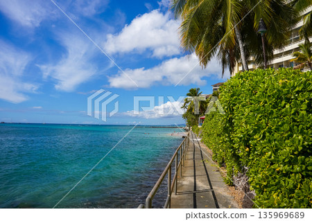 Hawaii Waikiki Beach Blue sea and sky resort scenery Hawaii Waikiki Beach Blue sea and sky resort scenery 135969689