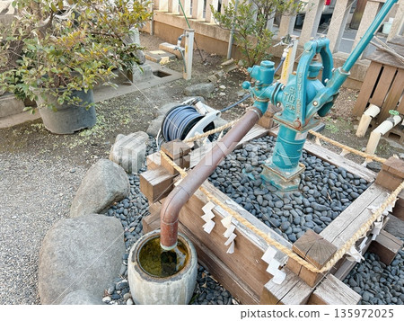Old well 135972025