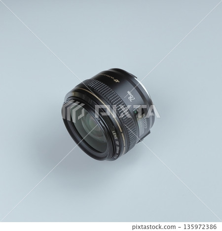 相機鏡頭 135972386