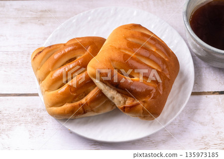 Tunamayo bread Tunamayo bread 135973185