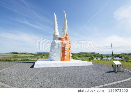Crab claw sculpture, a popular tourist spot in Monbetsu, Hokkaido Crab claw sculpture, a popular tourist spot in Monbetsu, Hokkaido 135973990