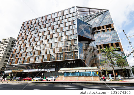 Building view of the Nanmen Market in Da'an District, Taipei, Taiwan, which was originally established in 1907 during the Japanese rule. 135974365
