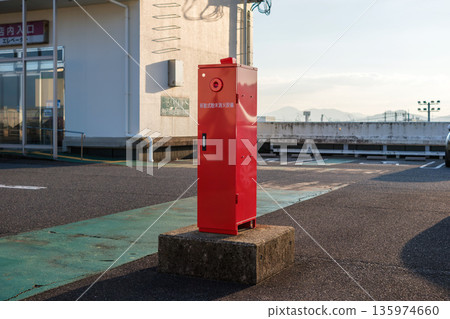 安裝在屋頂停車場的移動式乾粉滅火設備 135974660