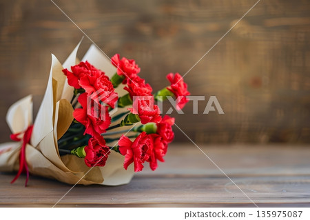 康乃馨紅色花束 135975087
