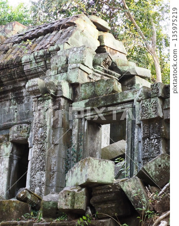 Angkor Wat Beng Mealea ruins 135975219