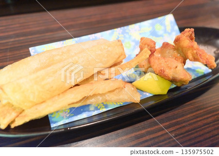 Fried chicken and burdock tempura assortment fried food Japanese ingredients 135975502