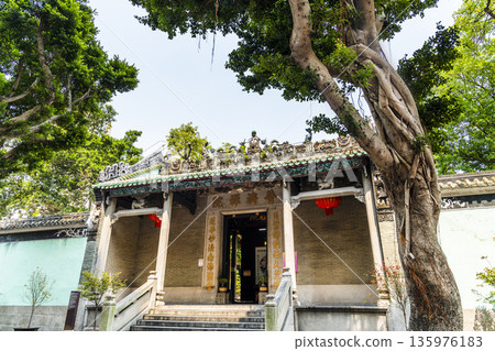 Building view of the Pou Chai Temple (Kun Iam Tong) in Macau, the main hall dedicated to Kun Iam. Building view of the Pou Chai Temple (Kun Iam Tong) in Macau, the main hall dedicated to Kun Iam. 135976183