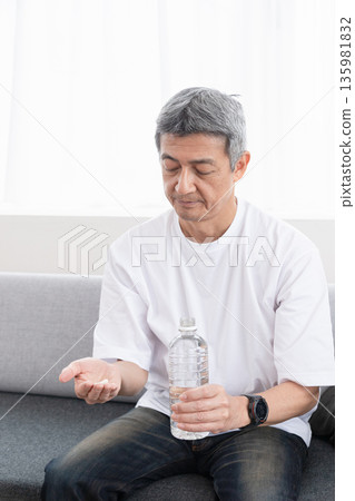 Men who take medicine 135981832