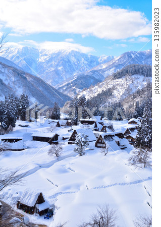 冬季 五簇山 相倉 合掌村 135982023