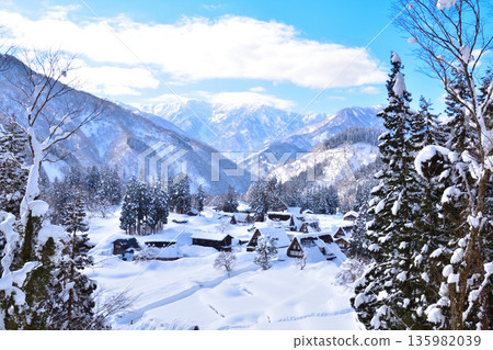 Winter Gokayama Ainokura Gassho Village 135982039