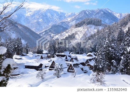 Winter Gokayama Ainokura Gassho Village 135982040