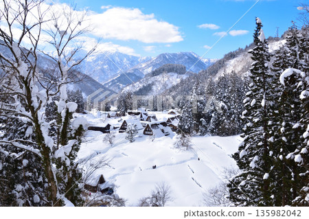 Winter Gokayama Ainokura Gassho Village Winter Gokayama Ainokura Gassho Village 135982042