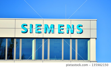 Warsaw, Poland. 6 November 2025. Urban landscape. Sign with company name: Siemens. Warsaw, Poland. 6 November 2025. Urban landscape. Sign with company name: Siemens. 135982150