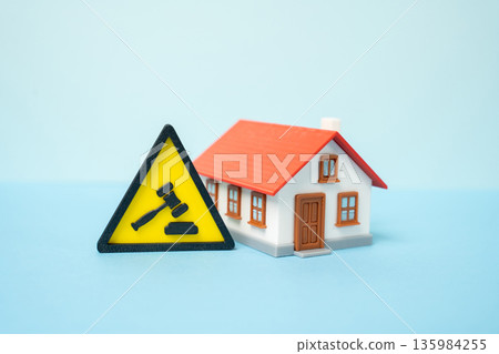 The house is the subject of legal proceedings. A court order has been placed on the property. Real estate dispute concept, ownership risks and legal restrictions affecting property transactions The house is the subject of legal proceedings. A court order has been placed on the property. Real estate dispute concept, ownership risks and legal restrictions affecting property transactions 135984255