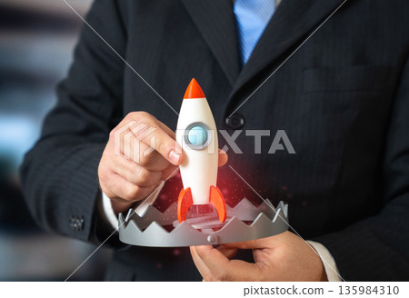 Launching a new business project as a trap for investors. Risky startup concept, false promises and lack of transparency. Investment fraud warning and the need for careful due diligence 135984310