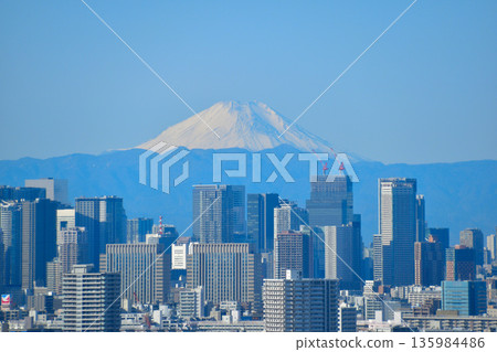 東京城市景觀 富士山 東京城市景觀 富士山 135984486