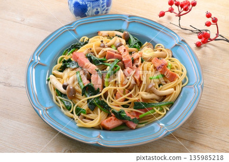 Japanese-style pasta, Japanese-style spaghetti, Japanese-style soy sauce pasta with bacon, spinach and shiitake mushrooms. Japanese-style pasta, Japanese-style spaghetti, Japanese-style soy sauce pasta with bacon, spinach and shiitake mushrooms. 135985218