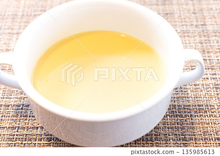 美味的湯汁 135985613