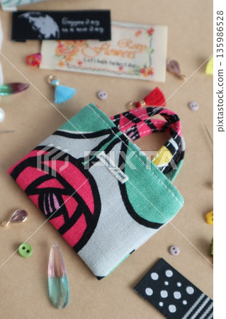 Handmade mini bag and sewing materials 135986528