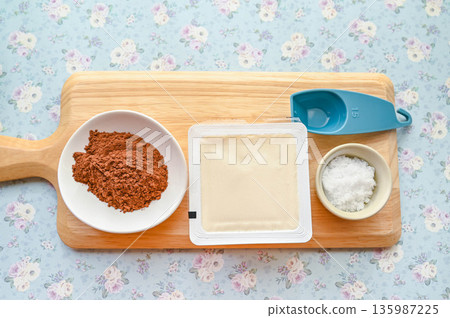 豆腐可可蛋糕的配料 豆腐可可蛋糕的配料 135987225