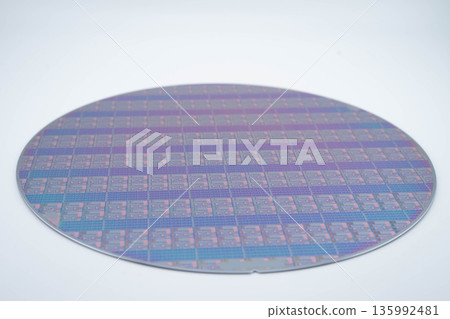 Silicon wafer for manufacturing semiconductor of integrated circuit. Silicon wafer for manufacturing semiconductor of integrated circuit. 135992481