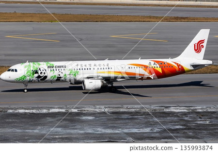 中國國際航空公司準備起飛 135993874