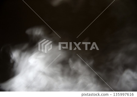 上升的蒸汽 135997616
