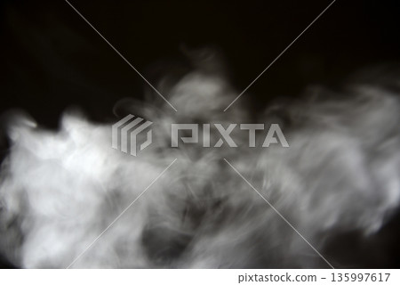 上升的蒸汽 135997617