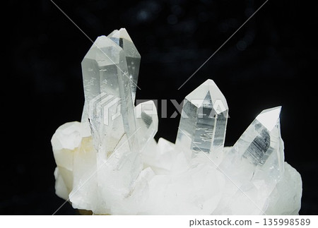 crystal crystal 135998589