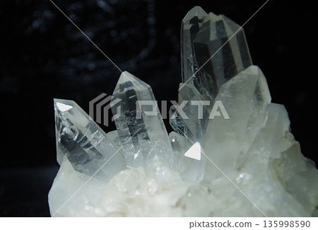 crystal crystal 135998590