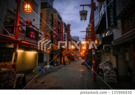 清晨的南金町 135998830