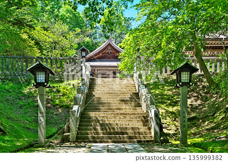 Nasu Onsen Shrine worship hall (spring, May) Nasu Onsen Shrine worship hall (spring, May) 135999382