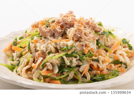 Tossed salad (dried daikon radish, tuna, pea sprouts, carrots) 135999634