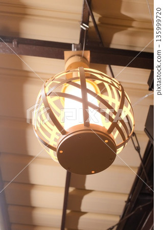 Lighting image of ceiling lighting and the interior space 135999720