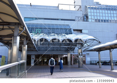 神奈川縣茅崎市,東海道本線,茅崎站北口及車站大樓 神奈川縣茅崎市,東海道本線,茅崎站北口及車站大樓 135999943