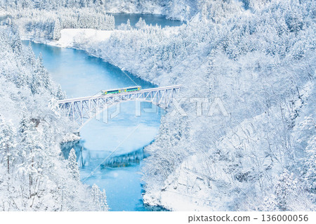 Tadami Line: The First Tadami River Bridge in a Silver World Tadami Line: The First Tadami River Bridge in a Silver World 136000056