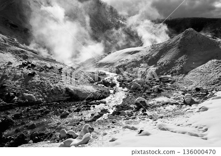 Snow-covered "Noboribetsu Jigokudani" - Steam rising from the fumaroles "Black and White" Snow-covered "Noboribetsu Jigokudani" - Steam rising from the fumaroles "Black and White" 136000470