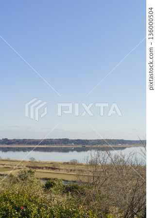 【千葉縣】從千葉縣立因蠻沼公園的觀景台附近眺望因蠻湖（西因蠻沼）。 136000504