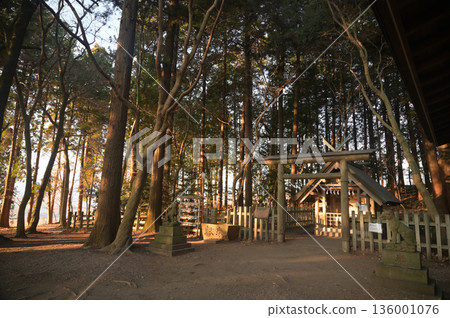 從奧之院和寶度山頂的露台/觀景台上眺望冬季景色 136001076