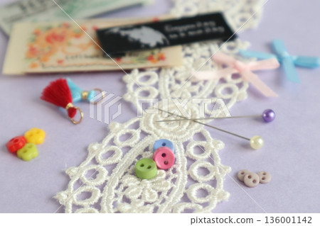 Ribbons, pins, tassels and tags Ribbons, pins, tassels and tags 136001142