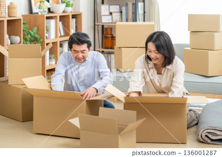 A middle-aged couple moving A middle-aged couple moving 136001287
