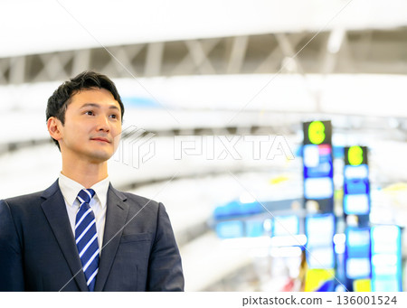Upper body portrait of airport staff ■Photography cooperation: Kansai International Airport (KIX) 136001524
