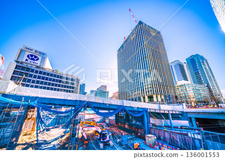 日本東京城市景觀，1月25日。新宿站西口改造工程、西新宿1丁目地區工程、起重機等。 136001553