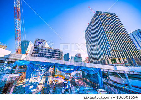 日本東京城市景觀，1月25日。新宿站西口改造工程、西新宿1丁目地區工程、起重機等。 136001554