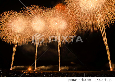 Gion Kashiwazaki Festival Sea Fireworks Display: 300 consecutive 100cm fireworks Gion Kashiwazaki Festival Sea Fireworks Display: 300 consecutive 100cm fireworks 136001940
