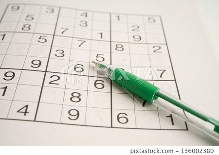 Puzzle game to play for keep brain younger. Puzzle game to play for keep brain younger. 136002380