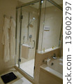 Luxury hotel bathroom 136002797