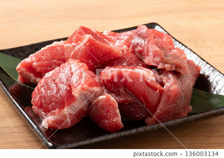 【岩手縣】生小鬚鯨（用於烹飪，大和煮） 136003134