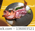 帶頭石斑魚刺身，裝飾拼盤，春季魚類，刺身拼盤，新鮮 136003521