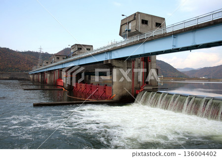 Yoshii River: Sakane Weir (Bizen City, Okayama Prefecture) Yoshii River: Sakane Weir (Bizen City, Okayama Prefecture) 136004402